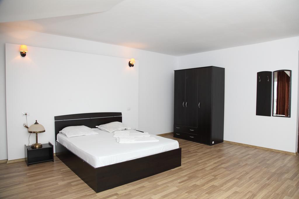 Hotel Rodiv Găeşti Værelse billede