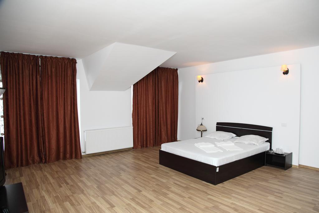Hotel Rodiv Găeşti Værelse billede